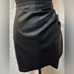VICI- Women’s Black Faux Leather Mini Skirt (L)